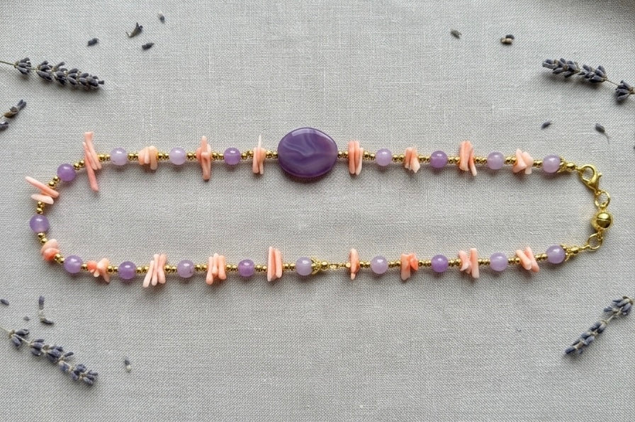 Collana girocollo in ametista lavanda e corallo bambù rosa