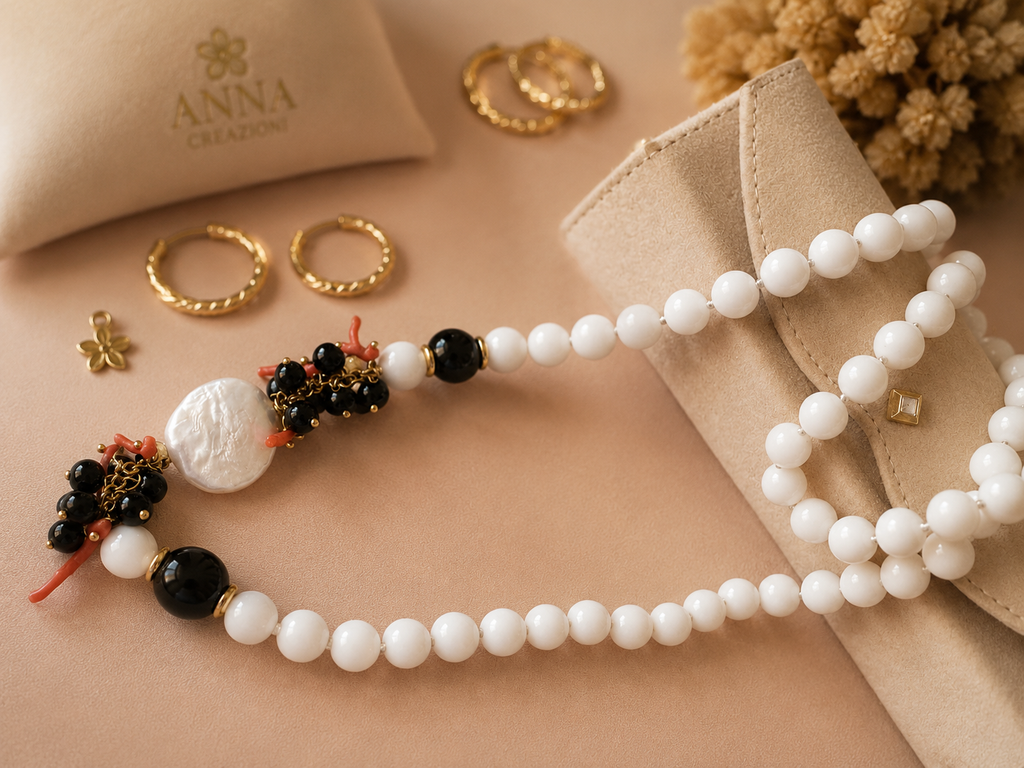 Collana Donna Artigianale Handmade | Onice Bianco e Nero, Perla Barocca e Corallo | Made in Italy