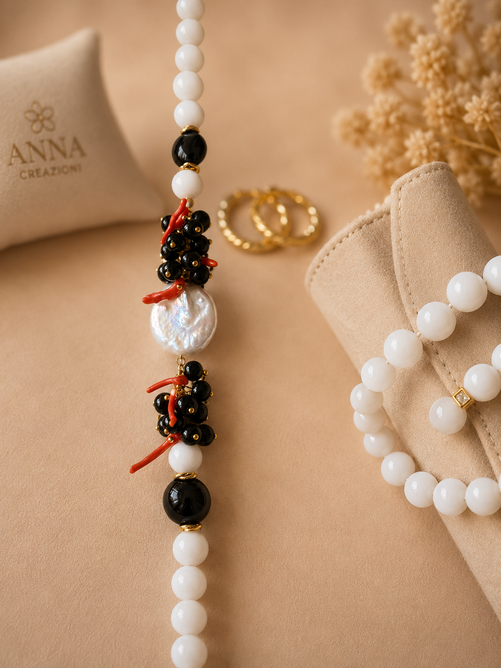 Collana Donna Artigianale Handmade | Onice Bianco e Nero, Perla Barocca e Corallo | Made in Italy