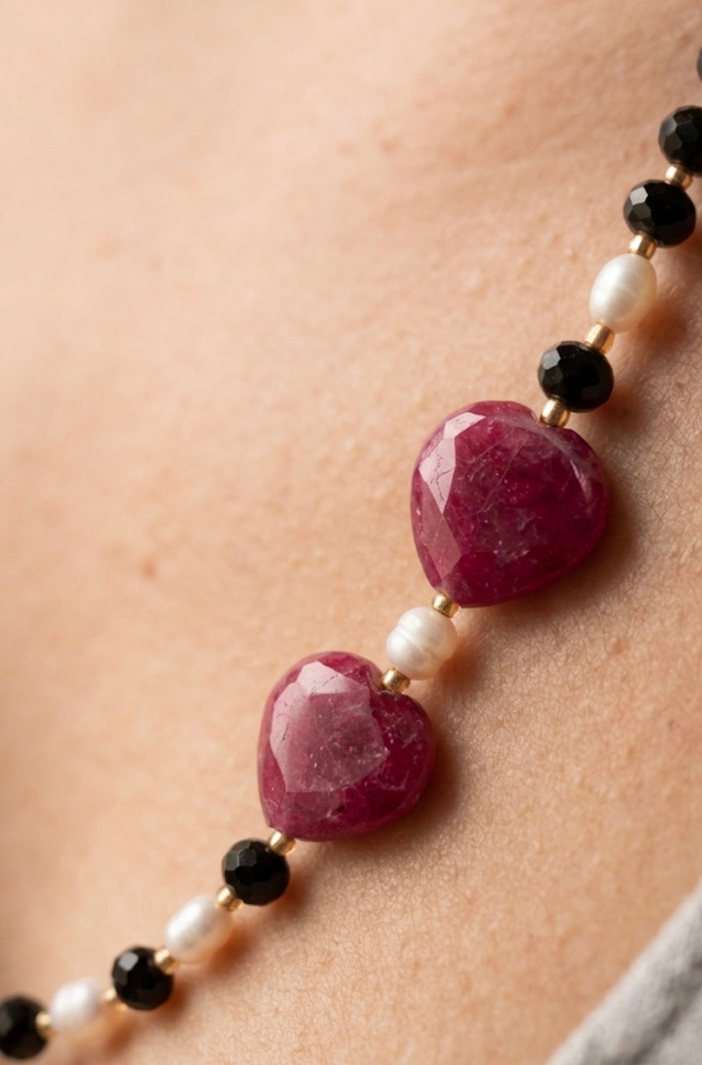 Collana in pietre dure e perle naturali