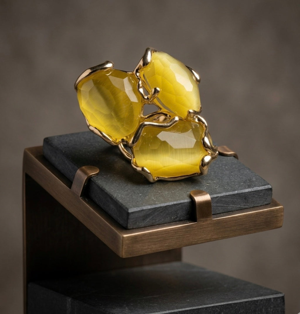 Anello Regolabile in Bronzo Dorato con Occhio di Gatto Giallo | Handmade Italia