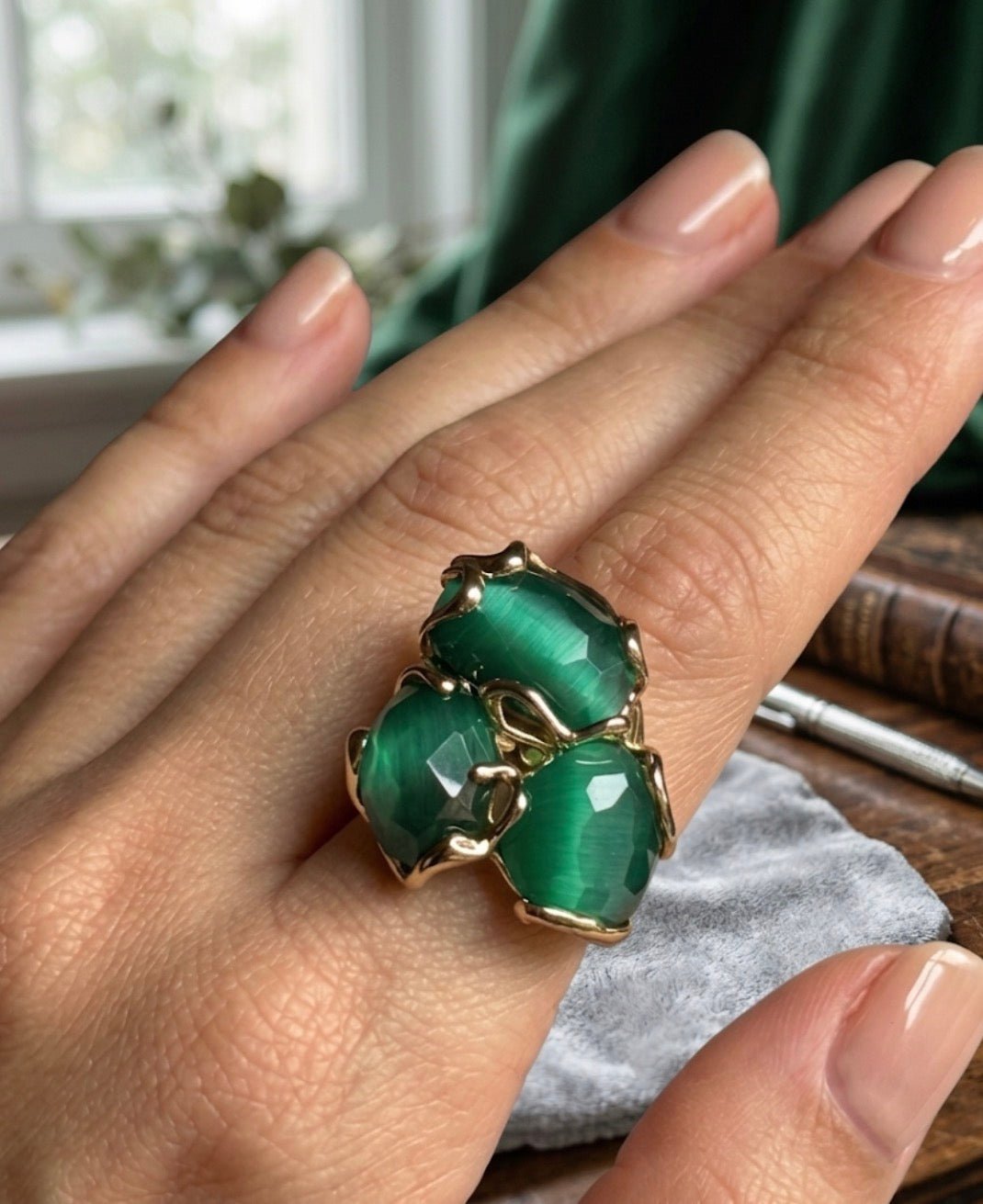 Anelli Anello in bronzo dorato regolabile verde. - Handmade Made in Italy