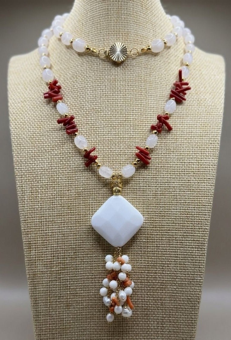 Collana Collana in Quarzo Latteo e Corallo Bambù Rosso con Opale Bianco – Handmade - Handmade Made in Italy