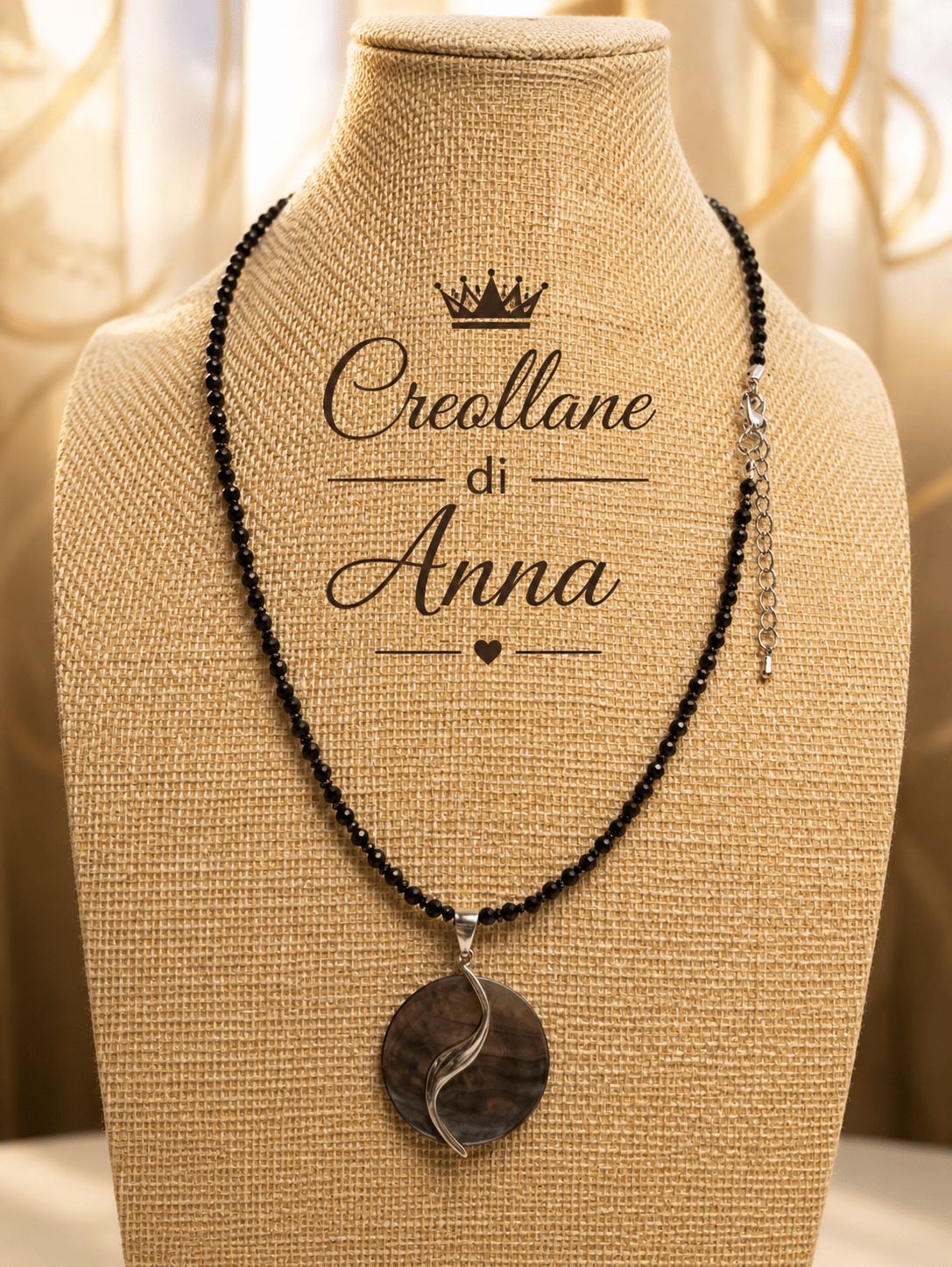 Collane Collana Girocollo Artigianale Handmade | Calcedonio Nero, Ematite e Ciondolo in Conchiglia | Made in Italy - Handmade Made in Italy