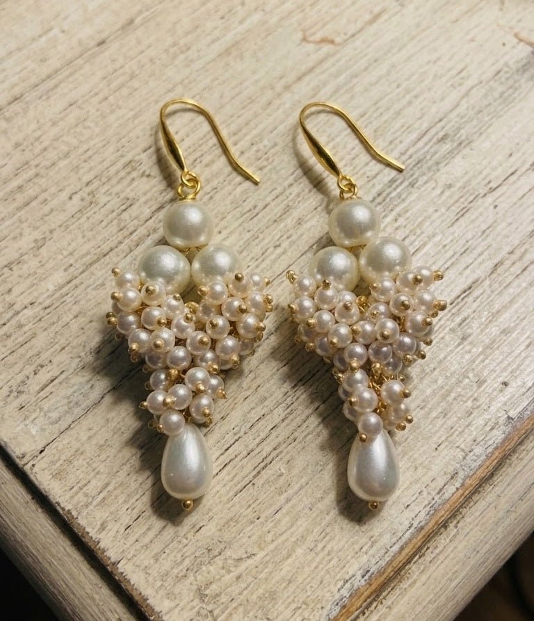 Orecchini Orecchini Pendenti Grappolo con Perle Coltivate e Finiture Dorate | Handmade Italia - Handmade Made in Italy